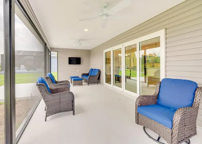 Pool Access & Screened Patio: Home In The Villages
