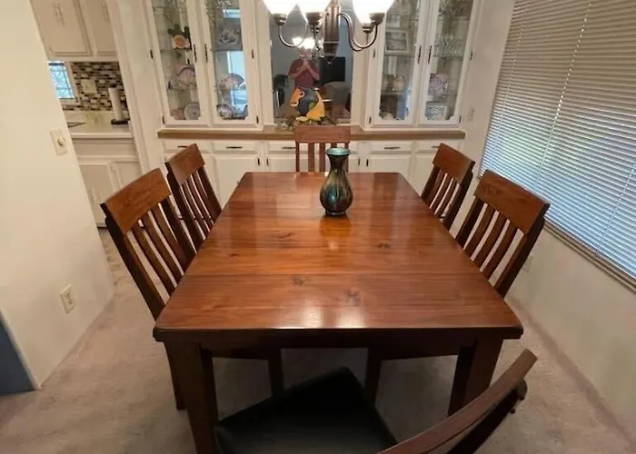 Lakefront Retreat • Patio + Grill • Pet Friendly